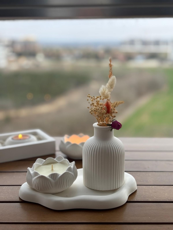ESS Lotus Tealight Mumluk ve Beton Ta Vazo Seti